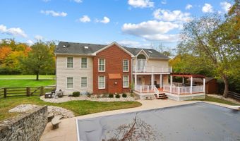 2558 Apple Ridge Ln, Amberley, OH 45236