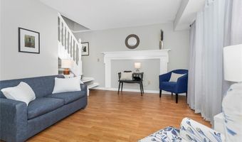 420 Echo Hill Dr, Ballwin, MO 63021