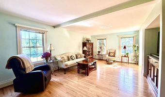 40 Lakewood Dr, Alton, NH 03810