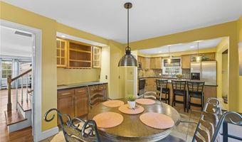 53 School St, Johnston, RI 02919