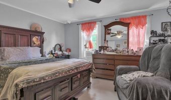 76 Union St, Barre, MA 01005