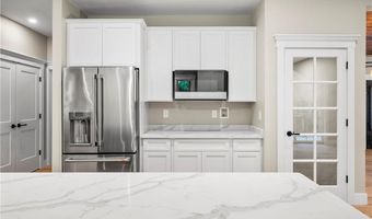 369 Huntinghouse Rd, Glocester, RI 02857