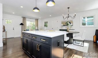 2038 Sandhurst Dr, Charlotte, NC 28205