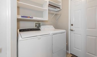 925 Westrun Dr, Ballwin, MO 63021