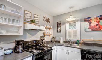1717 Hamorton Pl, Charlotte, NC 28205