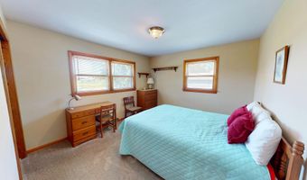 176 Powers Ave N, Alden, MN 56009