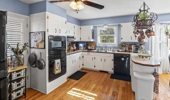 3838 Omega St, Alton, IL 62002