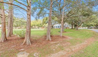 8916 Eastwood Dr, Abbeville, LA 70510