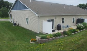 820 Fairhaven Ct, Angola, IN 46703