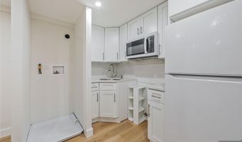 21 E Central Ave, Bergenfield, NJ 07621