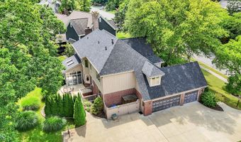 9015 Admirals Pointe Dr, Indianapolis, IN 46236