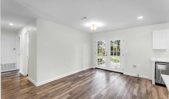 2223 Popps Ferry Rd, Biloxi, MS 39532