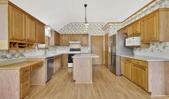 307 Cypress Ct, Andover, KS 67002