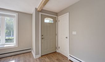 136 Juniper Ln, Berlin, CT 06037