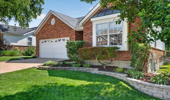 918 Claybend Dr, Ballwin, MO 63011