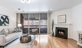 1763 S HAYES St 2, Arlington, VA 22202