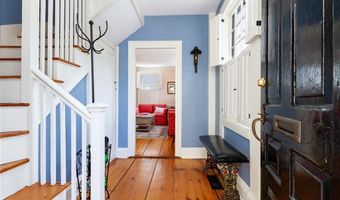 26 Thames St, Newport, RI 02840