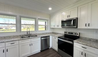 1918 Register Rd, Adel, GA 31620