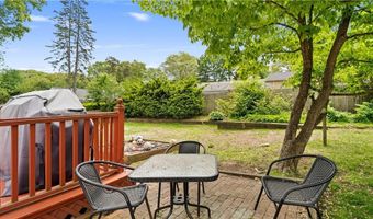 48 Flagg Ave, Warwick, RI 02886