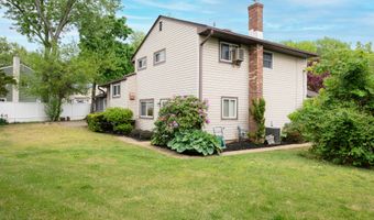 540 Sherman Ave, Belford, NJ 07718