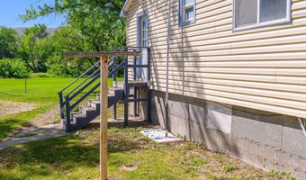 101 Abby Ave #B, Benton City, WA 99320