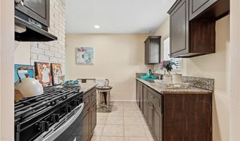 2118 W Crestwood Ln, Anaheim, CA 92804