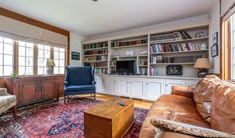13 Courthouse Rd, Amherst, NH 03031