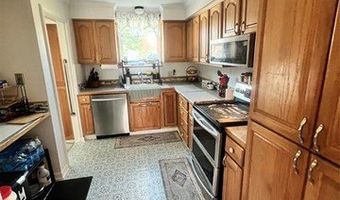 7208 Rosedale Blvd, Allen Park, MI 48101