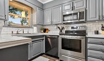 1869 Putnam Dr, Bartlesville, OK 74006