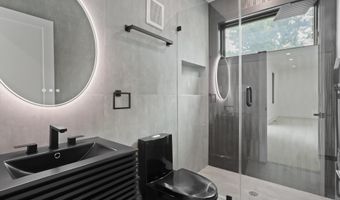 2007 S JOYCE St, Arlington, VA 22202