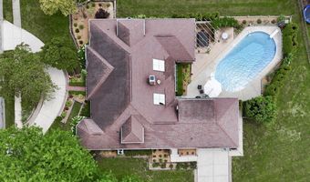 1521 Secretariat Ln, Indianapolis, IN 46217
