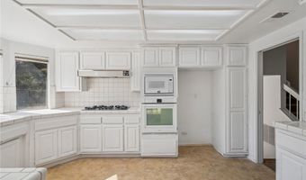 6890 E Georgetown Cir, Anaheim, CA 92807