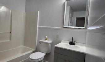 422 Kings Ave, Bishopville, SC 29010