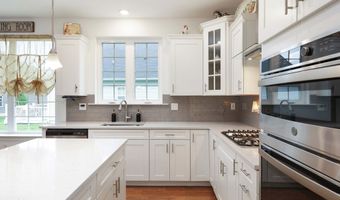 152 Edenton Dr, Barnegat, NJ 08005