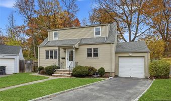 20 Dojean Ct, Bergenfield, NJ 07621
