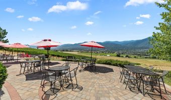 1320 N Mountain Ave, Ashland, OR 97520