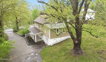 305 McCormack Rd, Albany, NY 12208