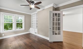 2327 Donald St, Ames, IA 50014