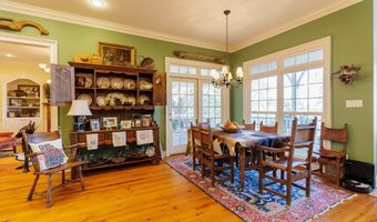 708 Town And Country Dr, Adel, GA 31620