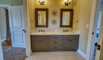 2112 Westridge Rd, Carlsbad, NM 88220