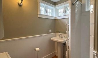 41 Walcott Ave, Jamestown, RI 02835