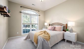 207 Farm Creek Dr E, Asheville, NC 28806