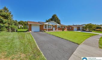 3016 Coplay Ln, North Whitehall, PA 18052