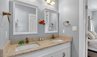 4040 Borneo St, Bay St. Louis, MS 39520