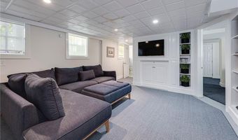 83 John St, Newport, RI 02840