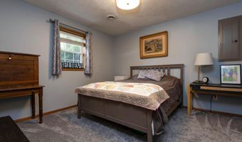 1016 Daniels St, Aurora, MO 65605