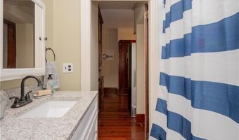 4 Newport Ave B2, Newport, RI 02840