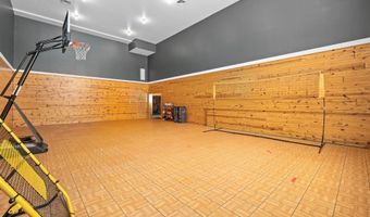 549 Morningstar Rd, Auburn, IN 46706