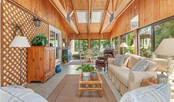 429 Woonsocket Hill Rd, North Smithfield, RI 02896