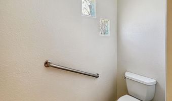 808 E Chapman Rd, Carlsbad, NM 88220
